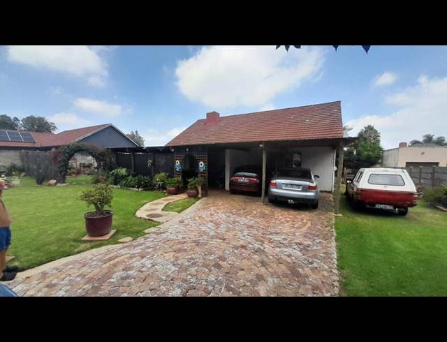 3 BEDROOM HOUSE FOR SALE IN RHODESFIELD